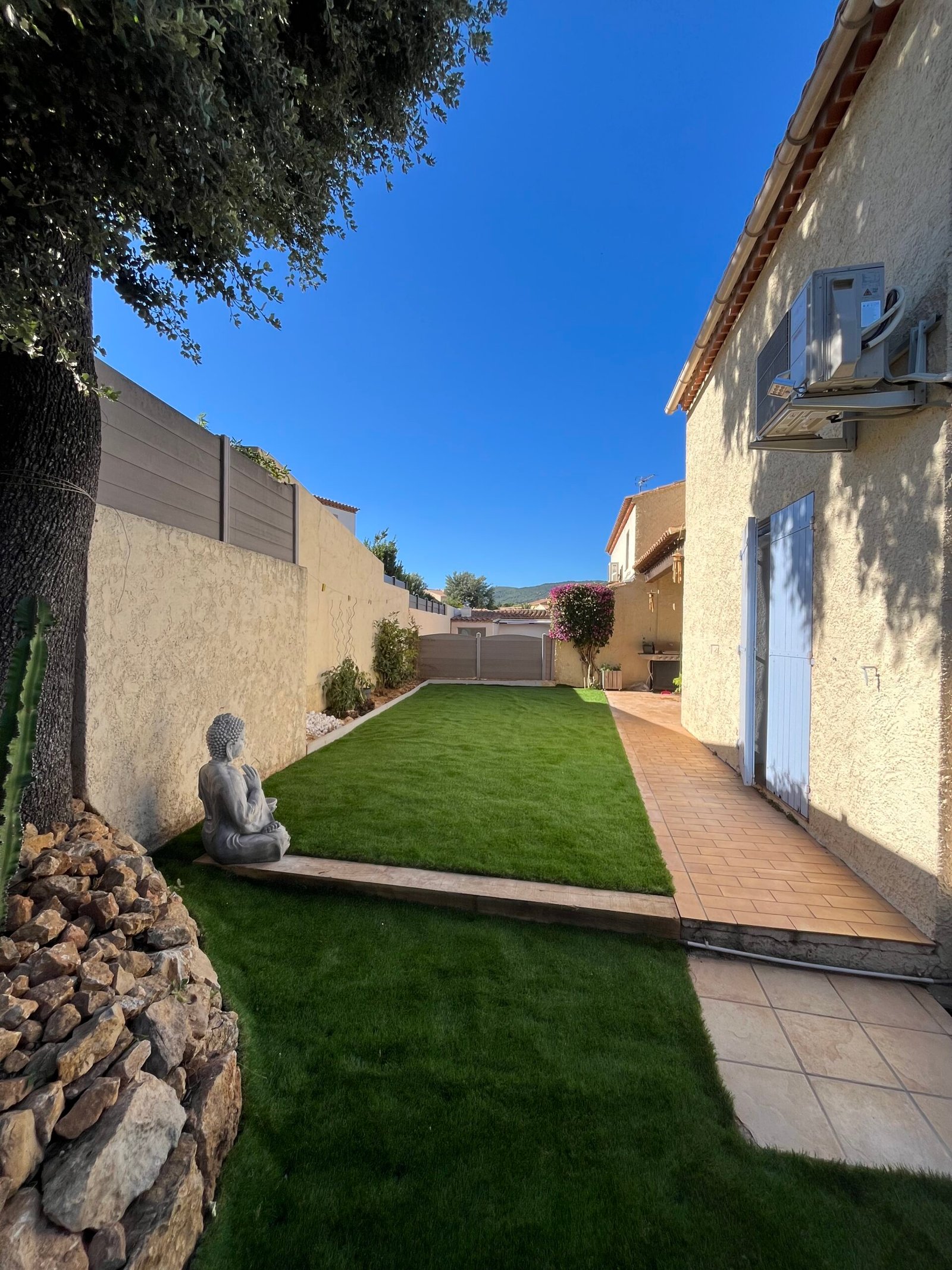 Prestation Création d’entrée extérieure La Seyne-sur-Mer par Le Jardin des Copains